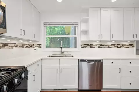 Kitchen - 1133 Cherry St, Wheaton, IL 60187 photo 6 of 7