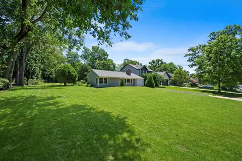 Exterior - 1133 Cherry St, Wheaton, IL 60187 photo 4 of 7