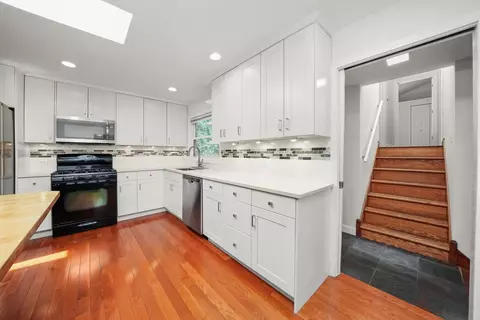Kitchen - 1133 Cherry St, Wheaton, IL 60187 photo 2 of 7