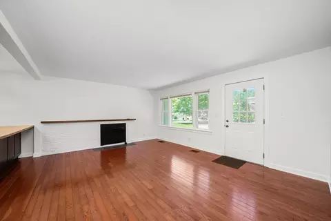 Living - 1133 Cherry St, Wheaton, IL 60187 photo 3 of 8