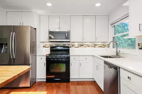 Kitchen - 1133 Cherry St, Wheaton, IL 60187 photo 7 of 7