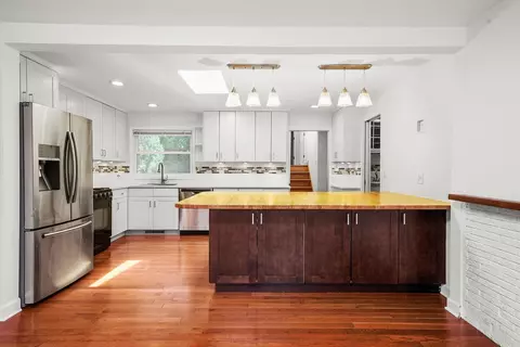 Kitchen - 1133 Cherry St, Wheaton, IL 60187 photo 1 of 7