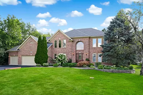 3919 Douglas Rd, Downers Grove, IL 60515