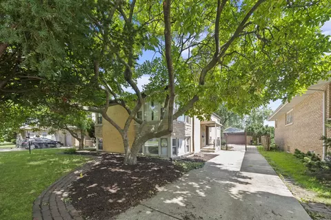 3811 Clarence Ave N, Berwyn, IL 60402