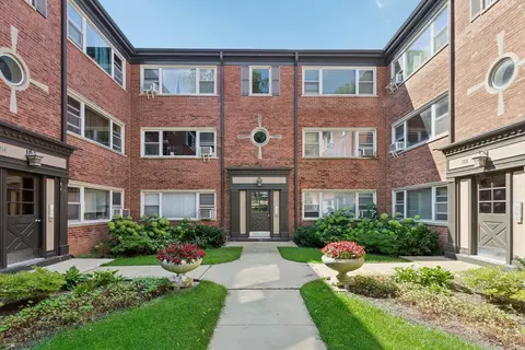 1316 Central St #3E, Evanston, IL 60201