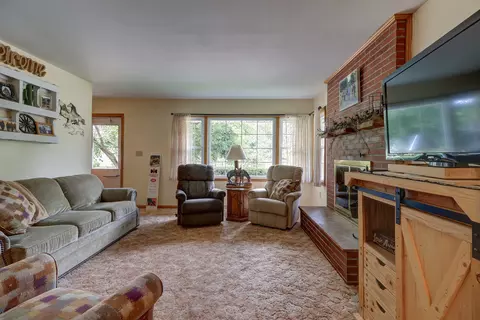 Living - 300 Maple Ave, Morrison, IL 61270 photo 2 of 2