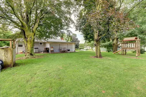 Exterior - 300 Maple Ave, Morrison, IL 61270 photo 5 of 5