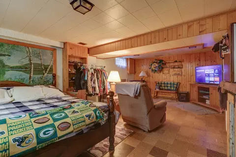 Bedroom - 300 Maple Ave, Morrison, IL 61270 photo 4 of 4