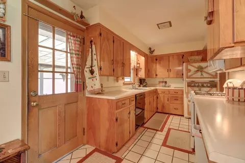 Kitchen - 300 Maple Ave, Morrison, IL 61270 photo 1 of 3