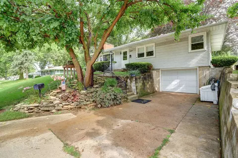 Exterior - 300 Maple Ave, Morrison, IL 61270 photo 2 of 5