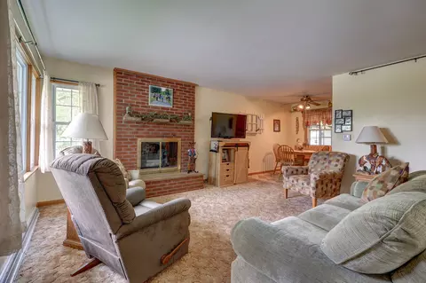 Living - 300 Maple Ave, Morrison, IL 61270 photo 1 of 2