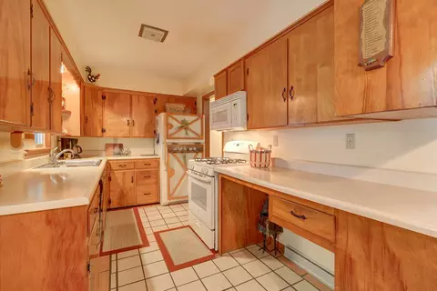 Kitchen - 300 Maple Ave, Morrison, IL 61270 photo 2 of 3