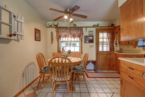 Dining - 300 Maple Ave, Morrison, IL 61270 photo 1 of 1