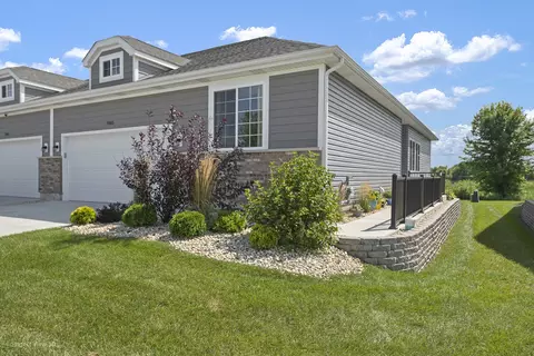 3985 Shoeger Dr, Yorkville, IL 60560