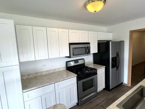 Kitchen - 346 Sunset Blvd, Beecher, IL 60401 photo 2 of 3