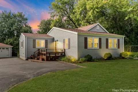 1468 N Hicks Rd, Palatine, IL 60067