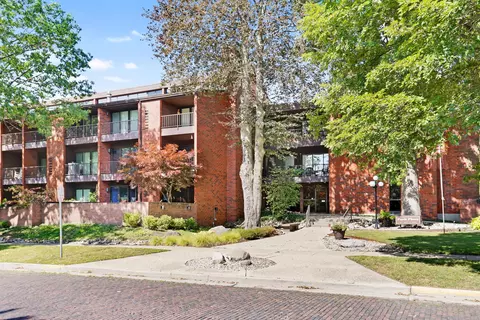 107 N Elm St #308, Champaign, IL 61820