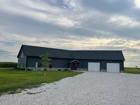 410 S Division St, Stanford, IL 61774