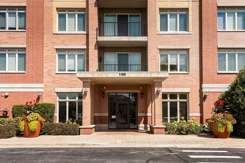1199 E Port Clinton Rd #402, Vernon Hills, IL 60061