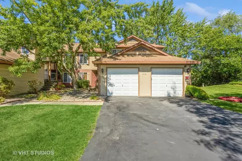 2474 Brunswick Cir #B2, Woodridge, IL 60517