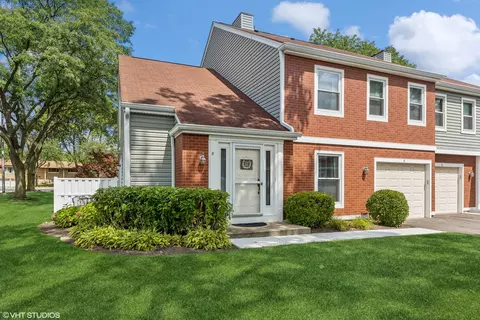 8 S Stonington Dr #8, Palatine, IL 60074