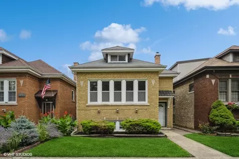 5306 W Grace St, Chicago, IL 60641