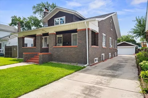 344 Cedar St, Aurora, IL 60506