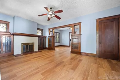344 Cedar St, Aurora, IL 60506 photo 2