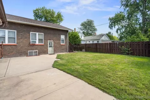 344 Cedar St, Aurora, IL 60506 photo 23