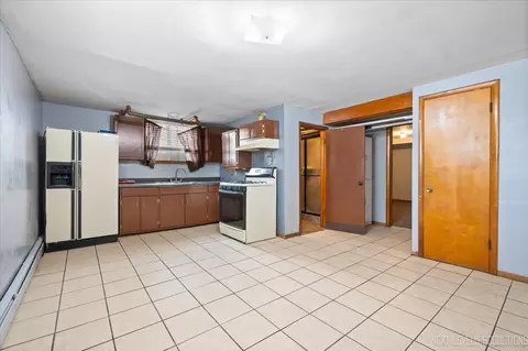 344 Cedar St, Aurora, IL 60506 photo 5