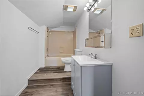 344 Cedar St, Aurora, IL 60506 photo 9