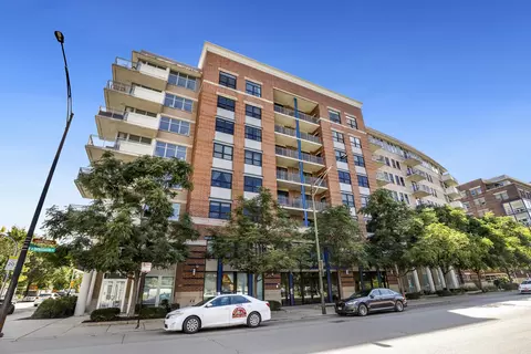 511 W Division St #810, Chicago, IL 60610