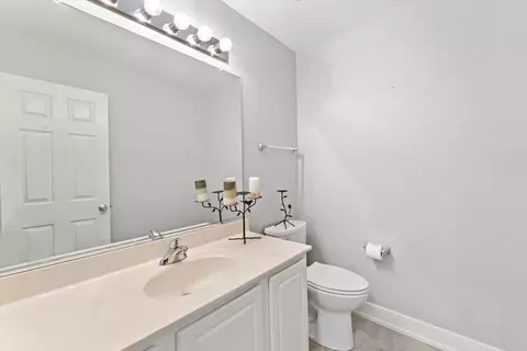 392 Gladstone Ln, Elgin, IL 60120 photo 21