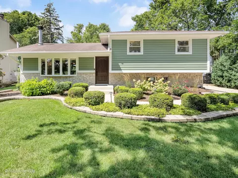 210 N Oxford Ave, Clarendon Hills, IL 60514