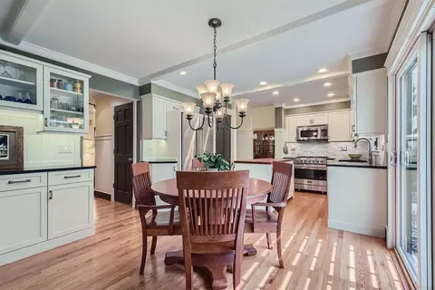 Dining - 1798 Kelley Dr, Hoffman Estates, IL 60192 photo 4 of 4