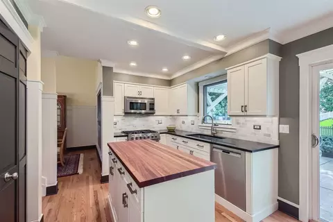 Kitchen - 1798 Kelley Dr, Hoffman Estates, IL 60192 photo 1 of 3