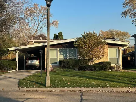 9441 Tripp Ave, Skokie, IL 60076
