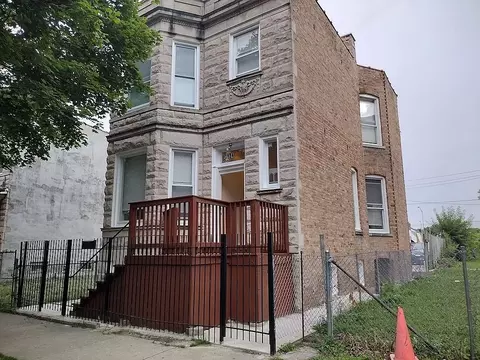 3834 W Flournoy St, Chicago, IL 60624