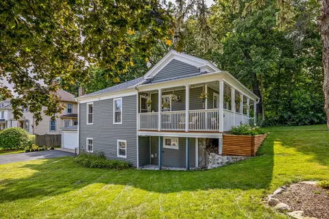 403 W South St, Woodstock, IL 60098