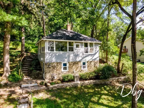 25 S York St, Fox Lake, IL 60020