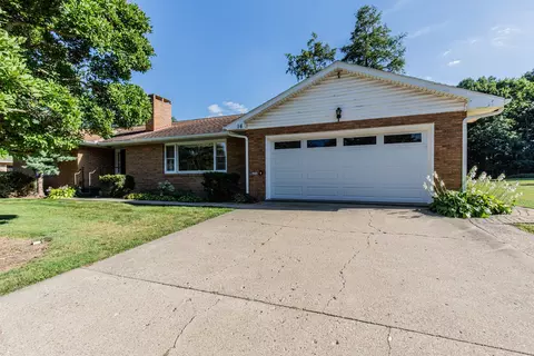 16 W Boyd Ave, Princeton, IL 61356