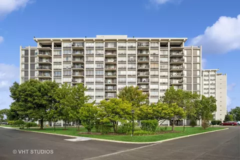 8809 W Golf Rd #7A, Niles, IL 60714