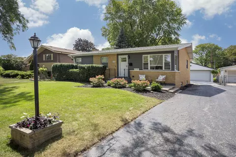612 N Elmhurst Ave, Mount Prospect, IL 60056