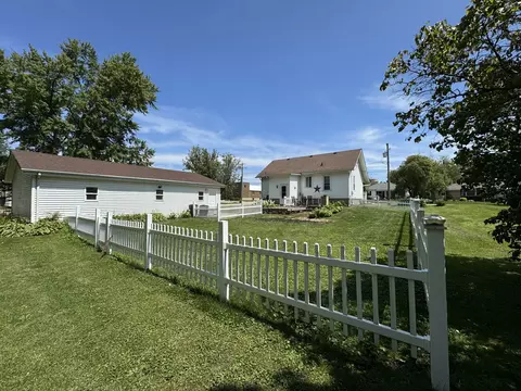 200 S John St, Sublette, IL 61367 photo 4