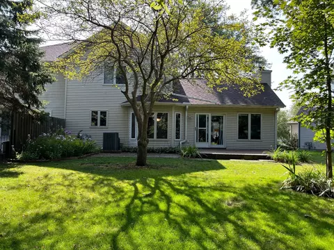 Exterior - 5502 Ter Maat Ct, Roscoe, IL 61073 photo 4 of 8