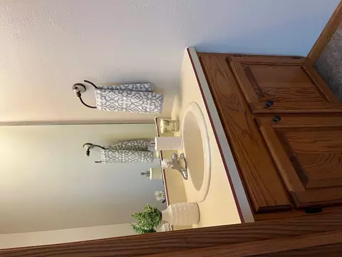 Bath - 5502 Ter Maat Ct, Roscoe, IL 61073 photo 1 of 4