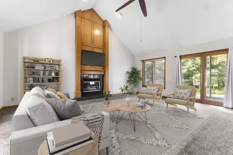 Living - 5502 Ter Maat Ct, Roscoe, IL 61073 photo 1 of 2