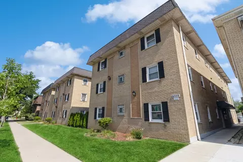 6559 N Northwest Hwy #2B, Chicago, IL 60631