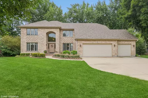 1115 Palmer Ct, Crystal Lake, IL 60014