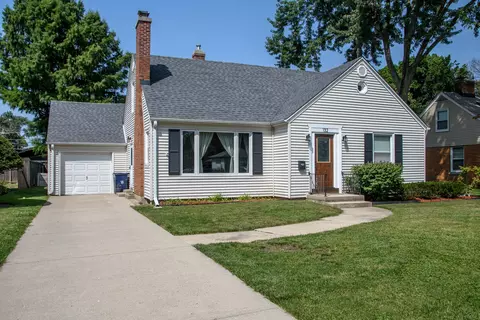 132 N Weston Ave, Elgin, IL 60123